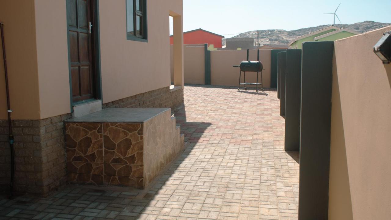 Jjp Self Catering - Three Bedroom House Lüderitz Dış mekan fotoğraf