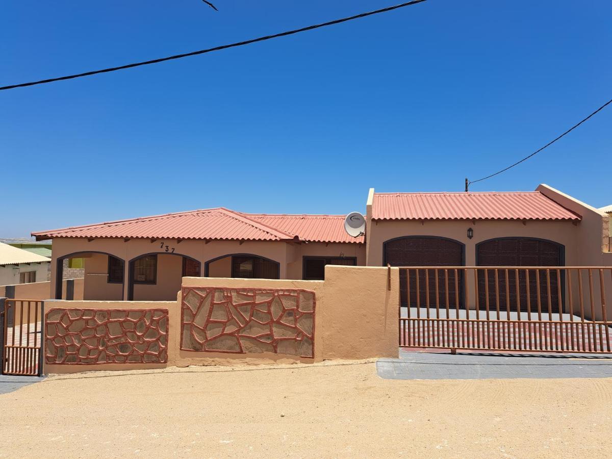 Jjp Self Catering - Three Bedroom House Lüderitz Dış mekan fotoğraf