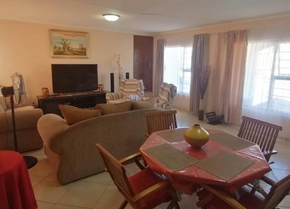 Jjp Self Catering - Three Bedroom House Lüderitz Dış mekan fotoğraf